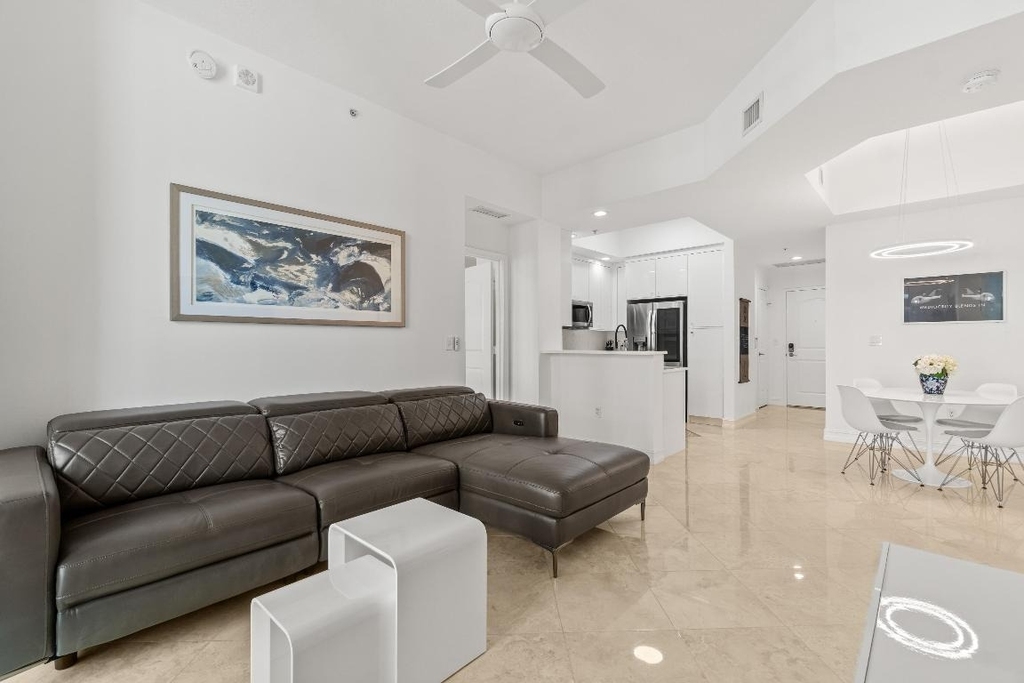 701 S Olive Avenue - Photo 3