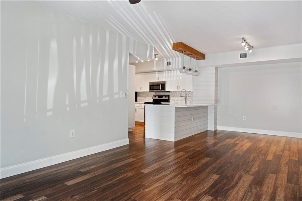 1610 N 42nd Circle - Photo 6
