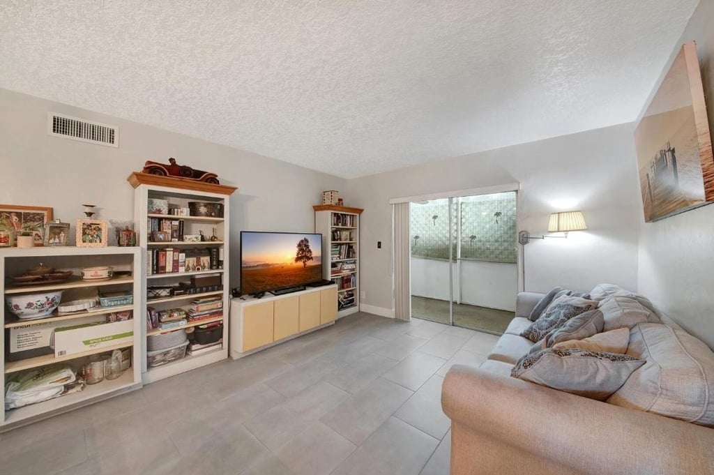 2812 S Garden Drive - Photo 1