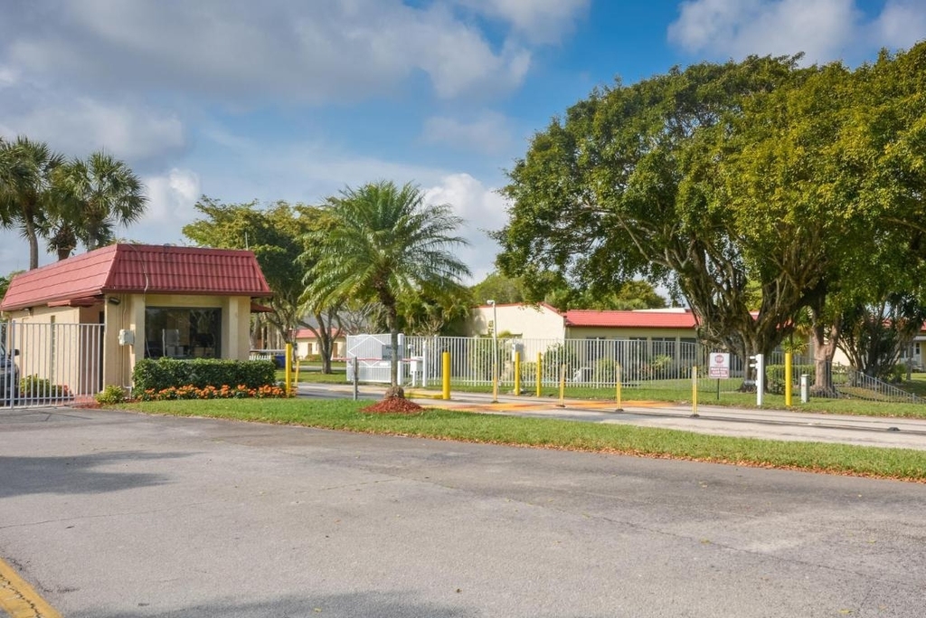 477 Lake Dora Drive - Photo 2