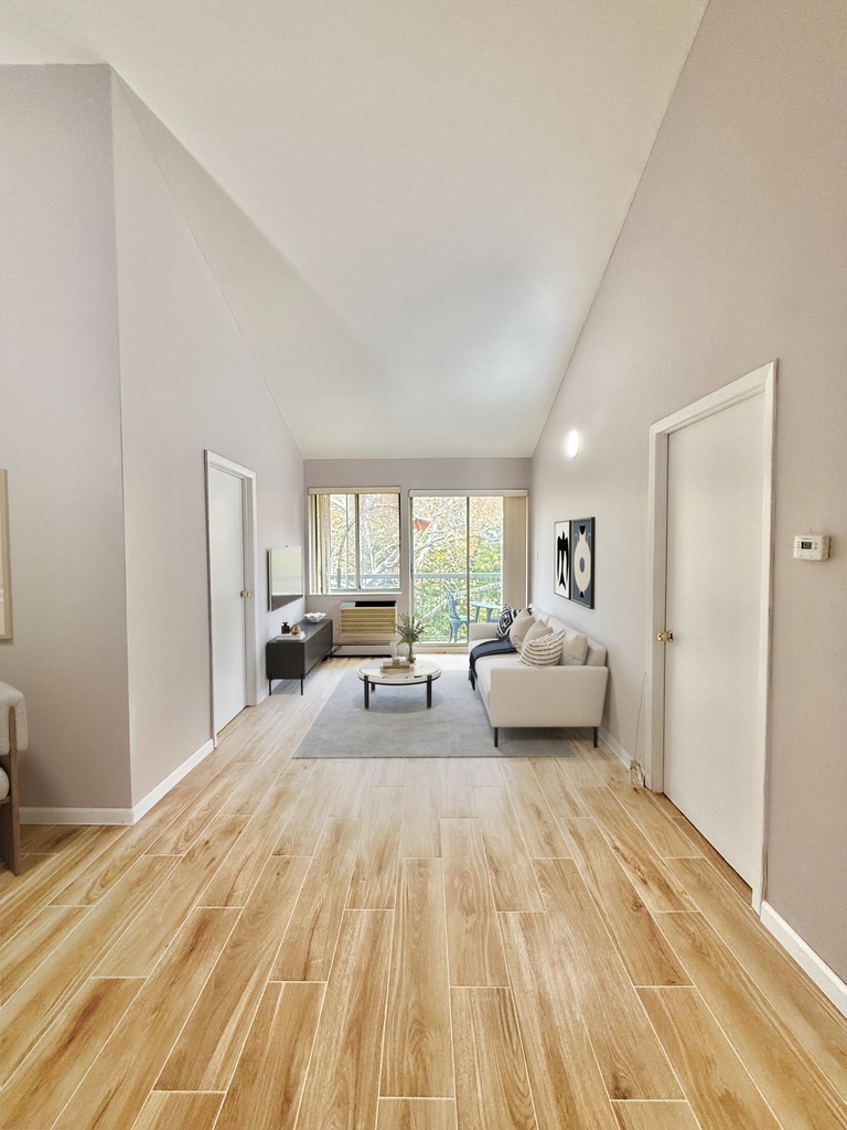 76-16 Grand Central Parkway - Photo 4