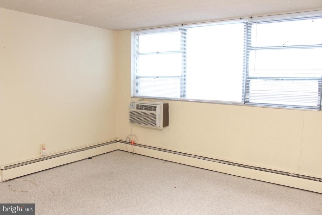 1030 E Lancaster Avenue - Photo 10