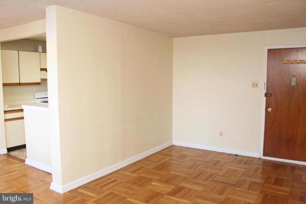 1030 E Lancaster Avenue - Photo 8