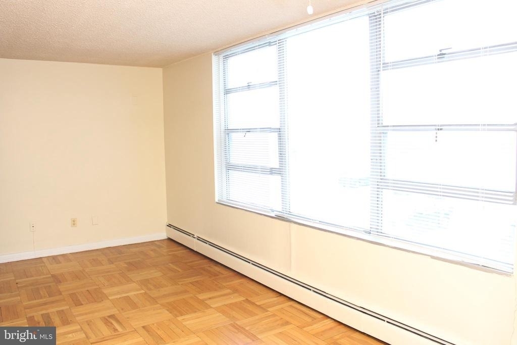 1030 E Lancaster Avenue - Photo 3