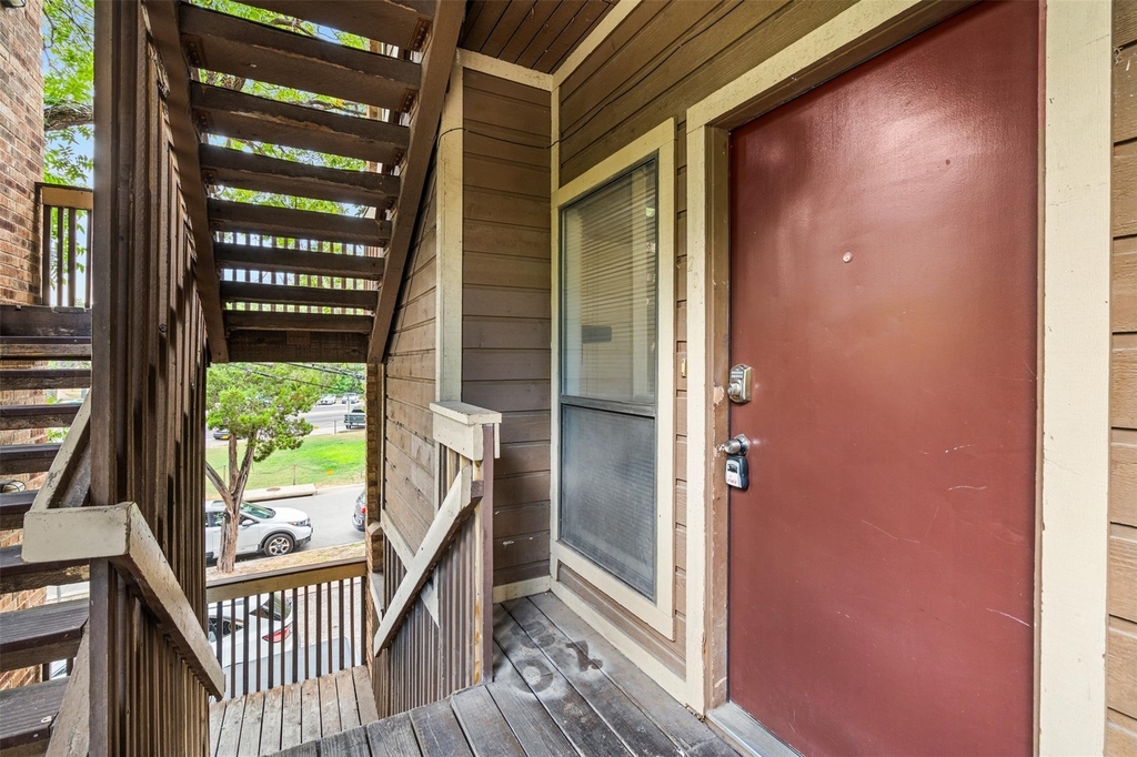 612 Park Pl - Photo 0