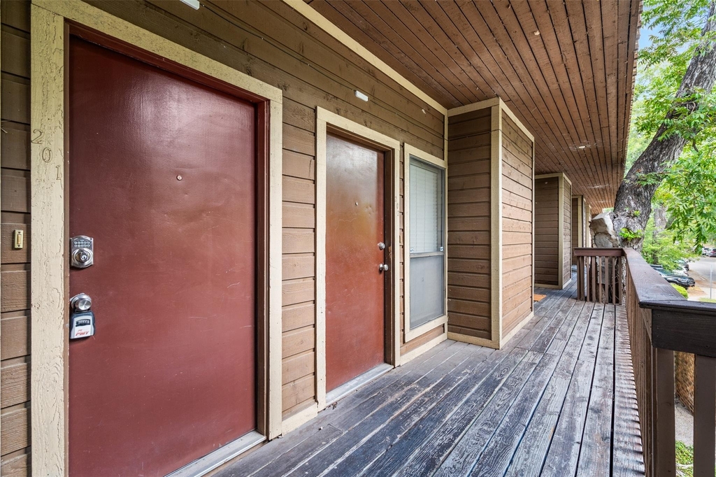 612 Park Pl - Photo 1