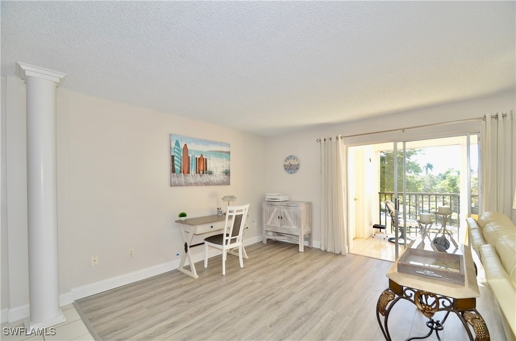 555 Park Shore Drive - Photo 9
