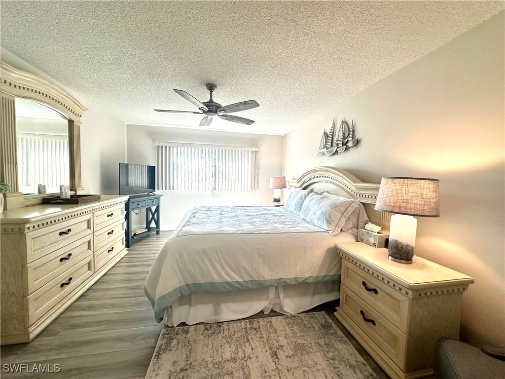 555 Park Shore Drive - Photo 17