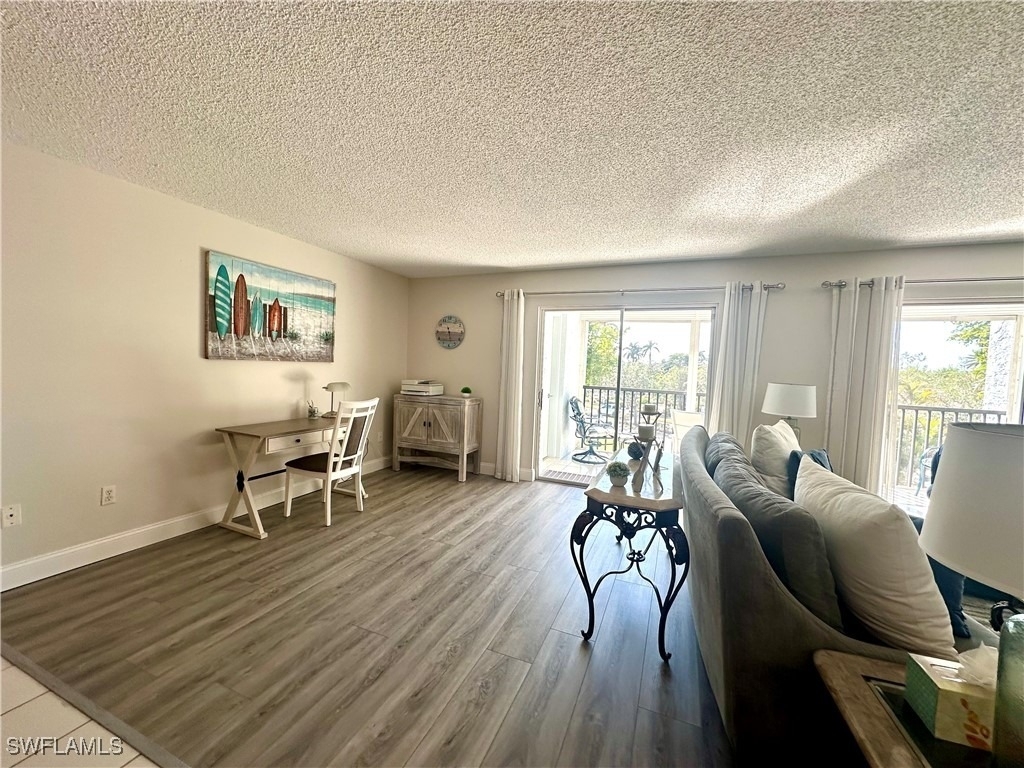 555 Park Shore Drive - Photo 16