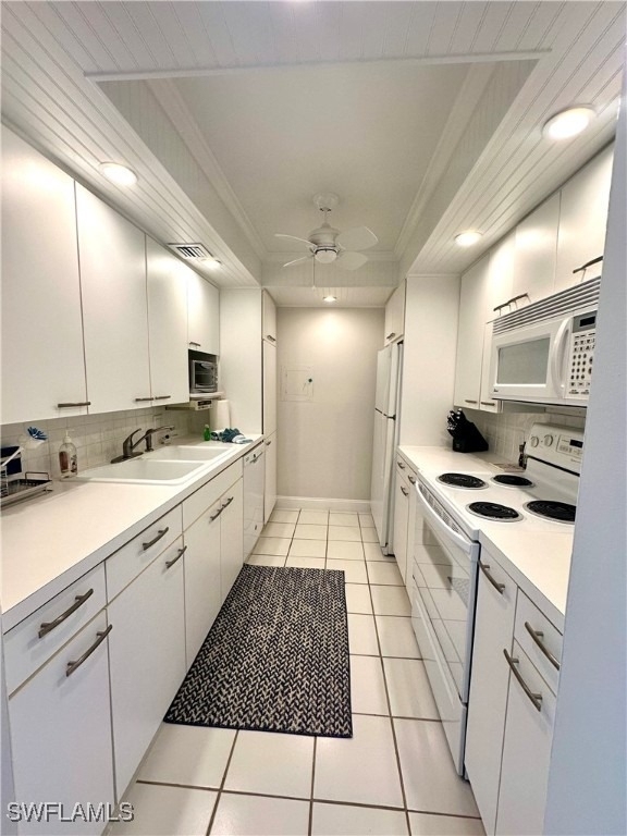 555 Park Shore Drive - Photo 6
