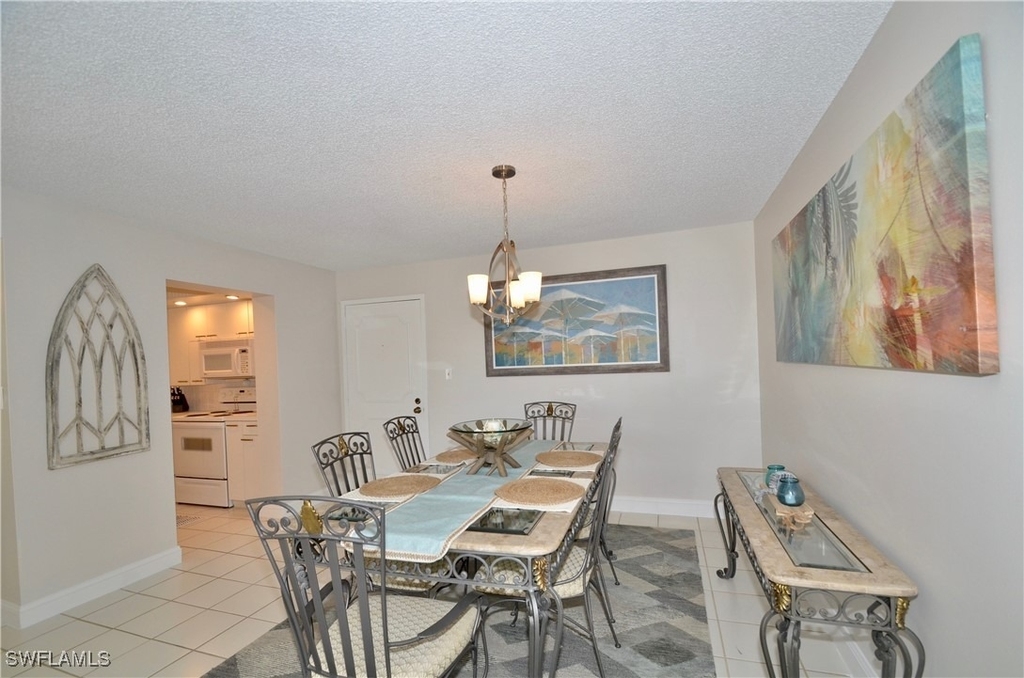 555 Park Shore Drive - Photo 4