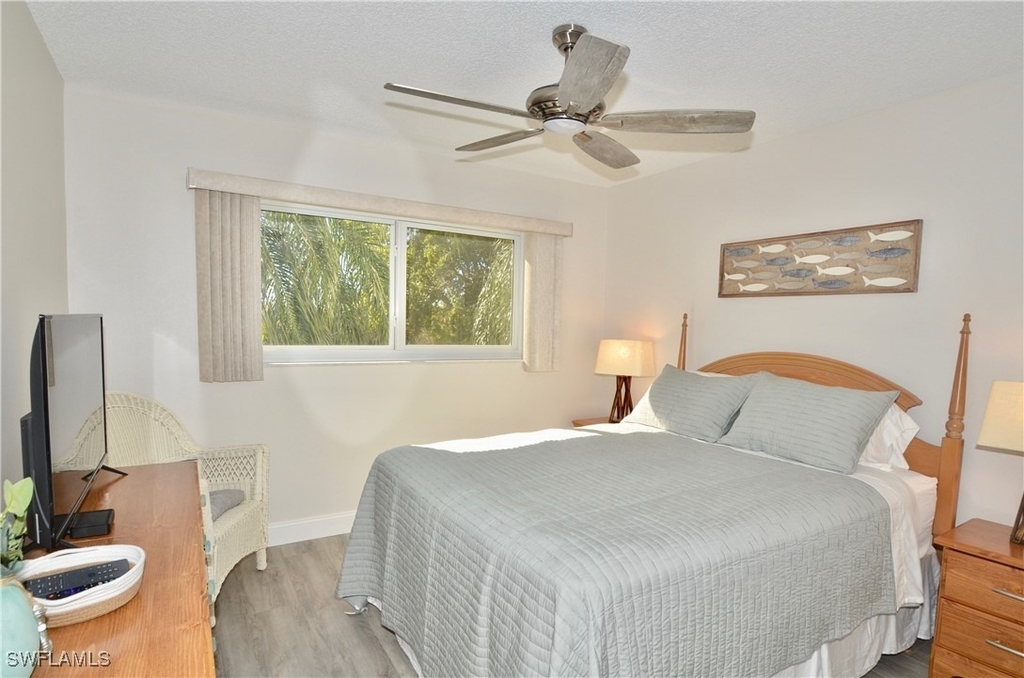 555 Park Shore Drive - Photo 25