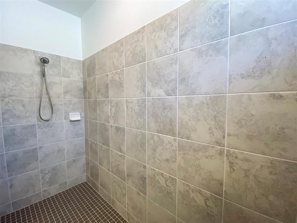 15936 Honeysuckle Street - Photo 9