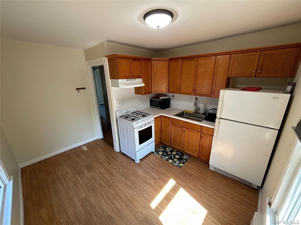 84 Walnut Street - Photo 9