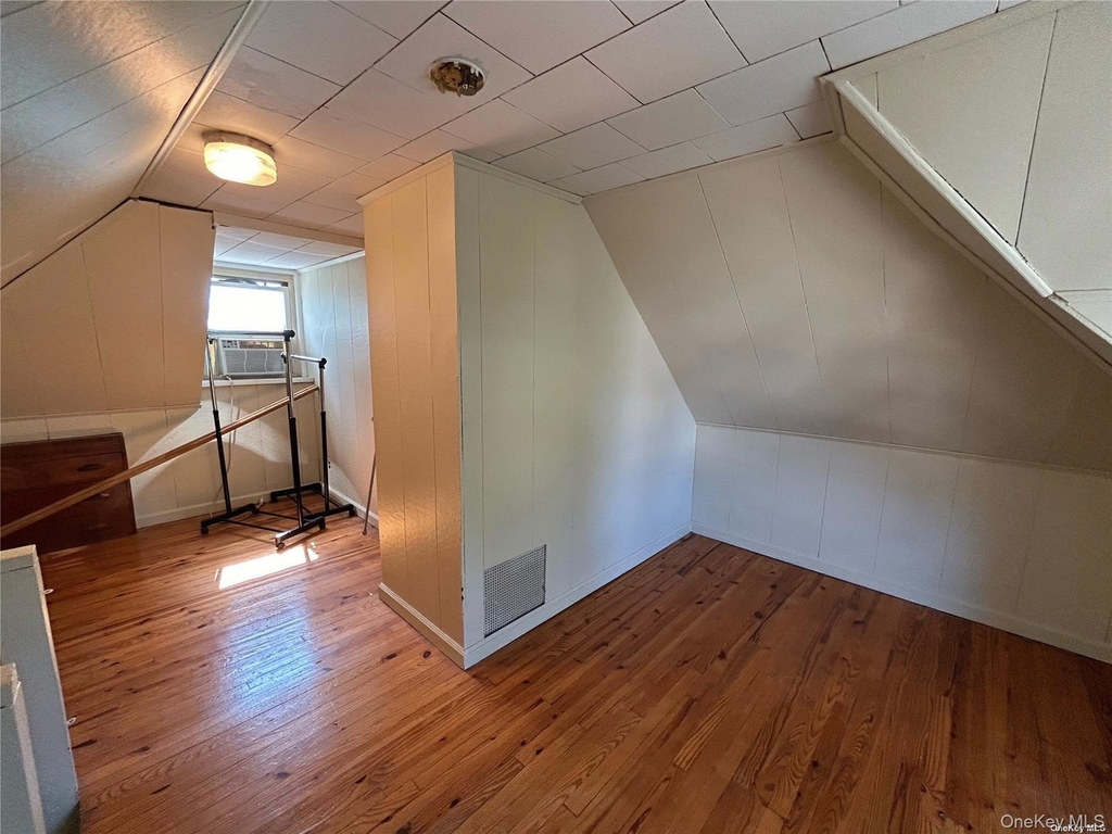 84 Walnut Street - Photo 4