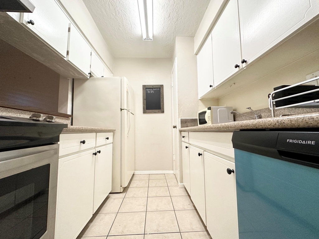 3224 Timmons Lane - Photo 3
