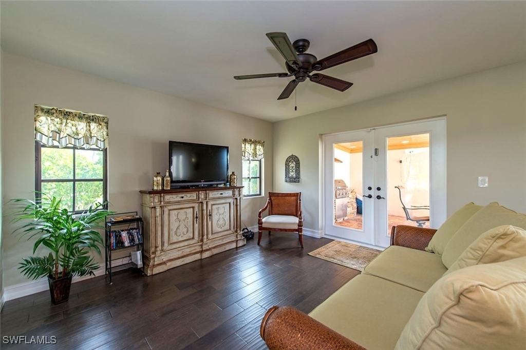 496 Flamingo Avenue - Photo 2