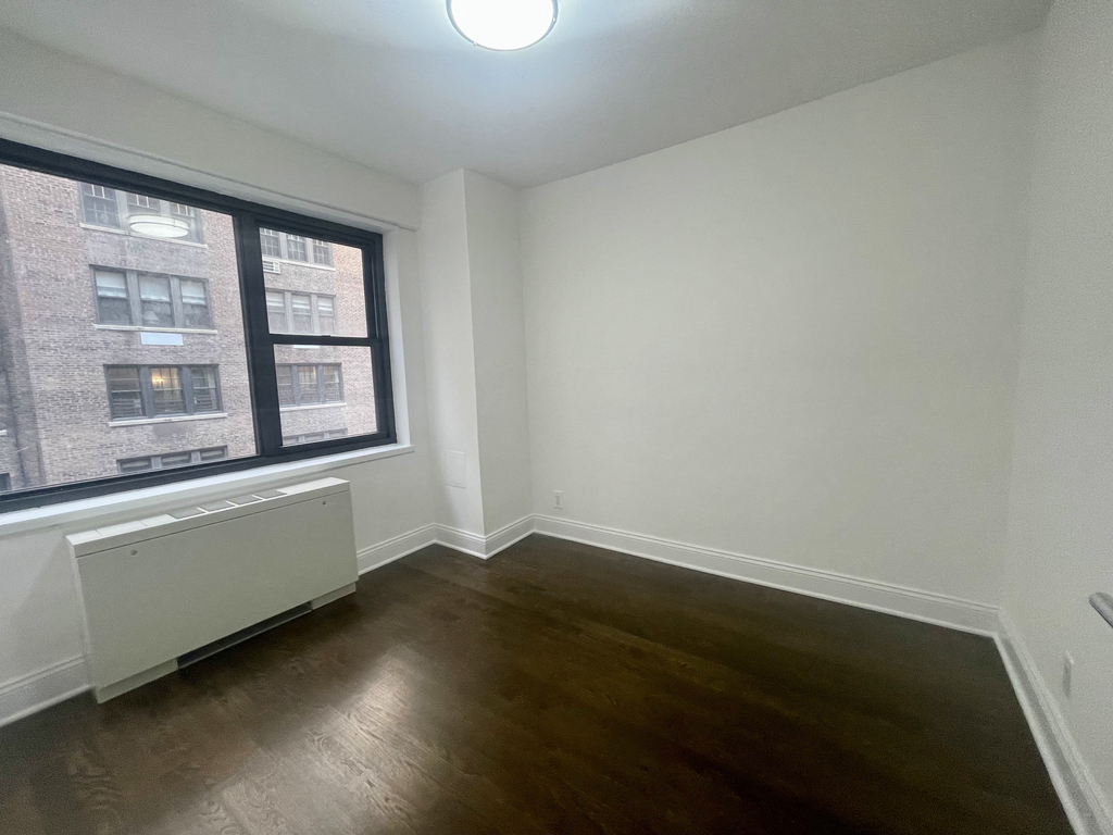 E 56th and 1st Ave - Photo 9