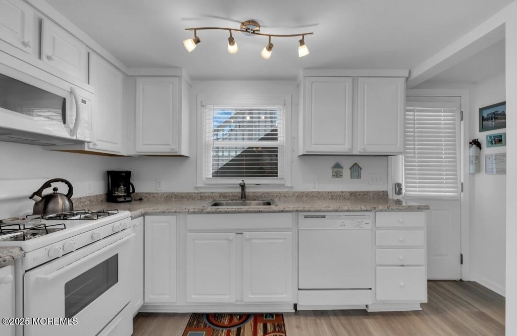 2020 Baltimore Avenue - Photo 17