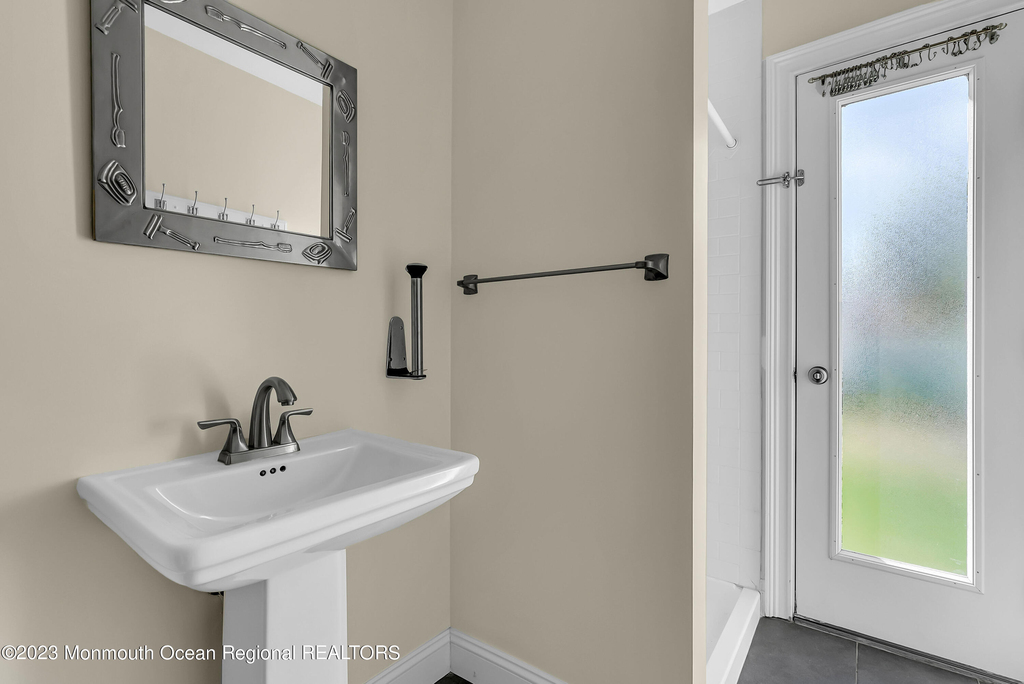 140 Idlewood Avenue - Photo 13