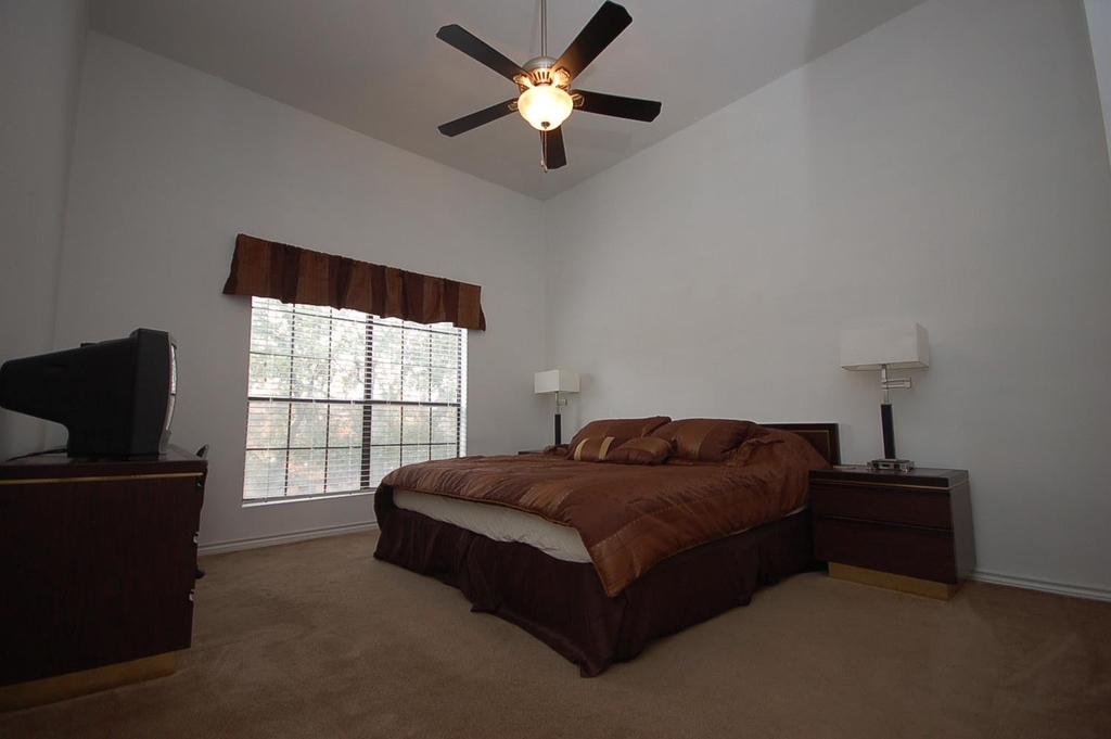 1908 San Antonio St - Photo 3