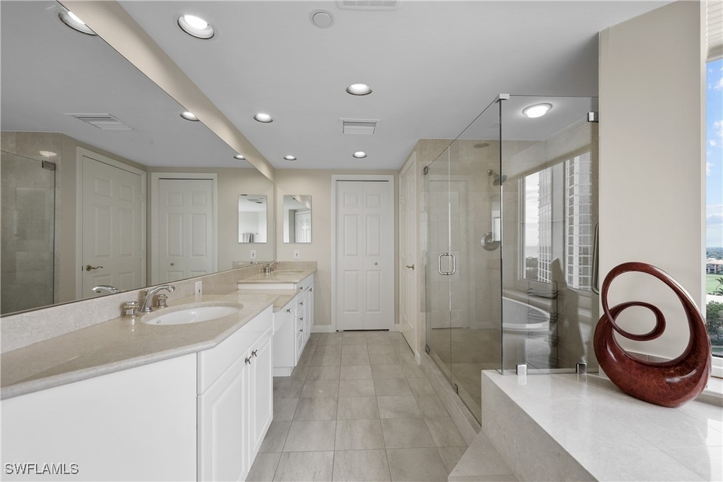 7117 Pelican Bay Boulevard - Photo 10