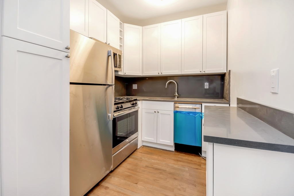  East 25th Street - Photo 0