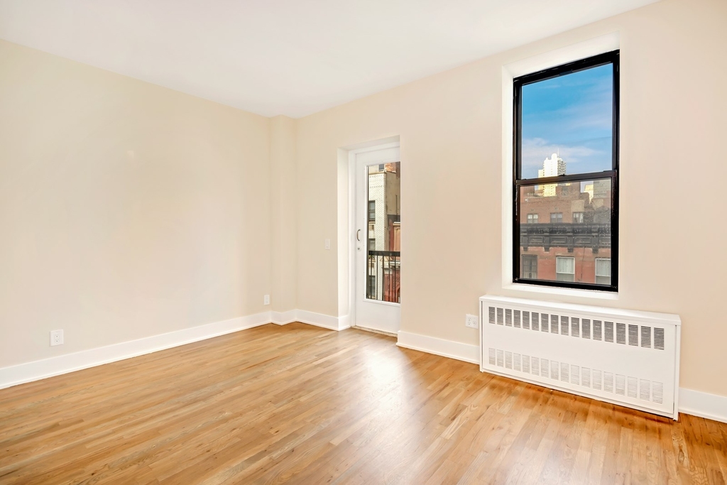  East 25th Street - Photo 3