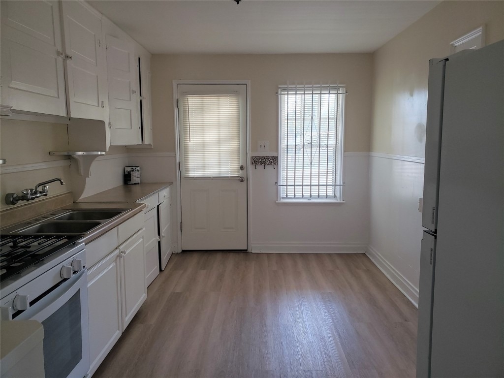 2602 North Street - Photo 2