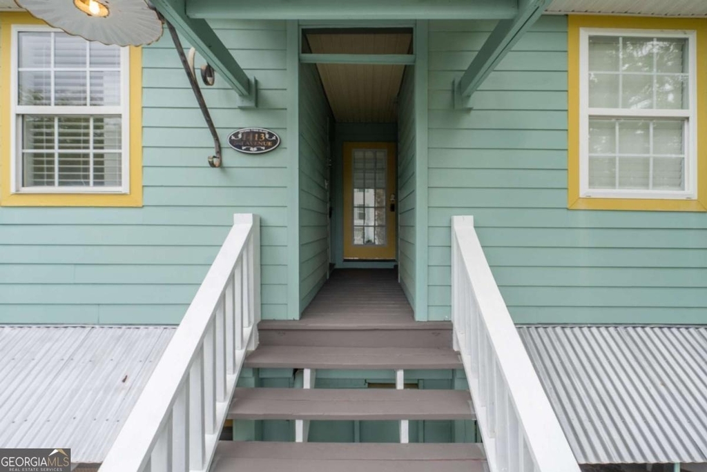 1413 2nd Avenue - Photo 5
