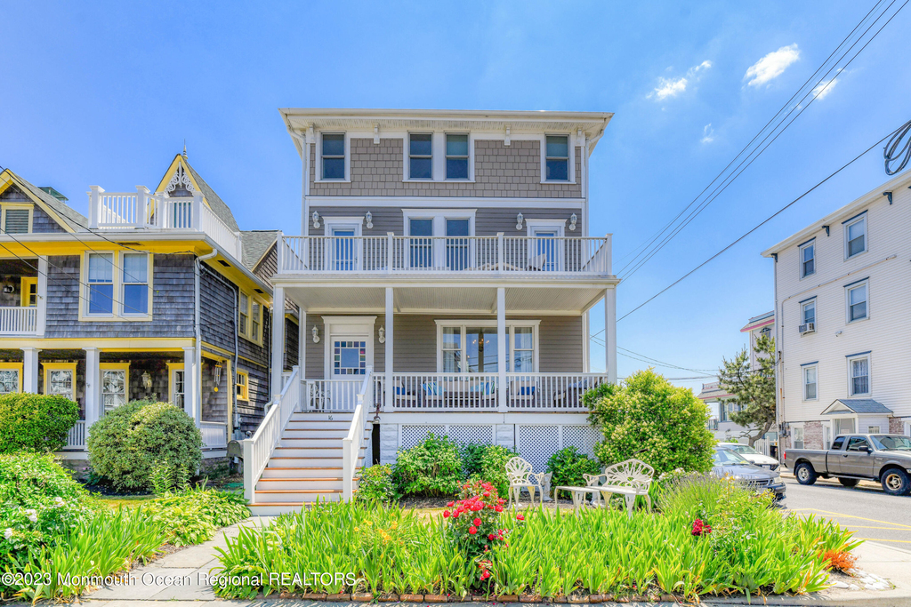 16 Abbott Avenue - Photo 2