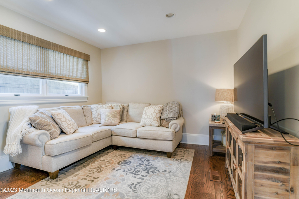 16 Abbott Avenue - Photo 4