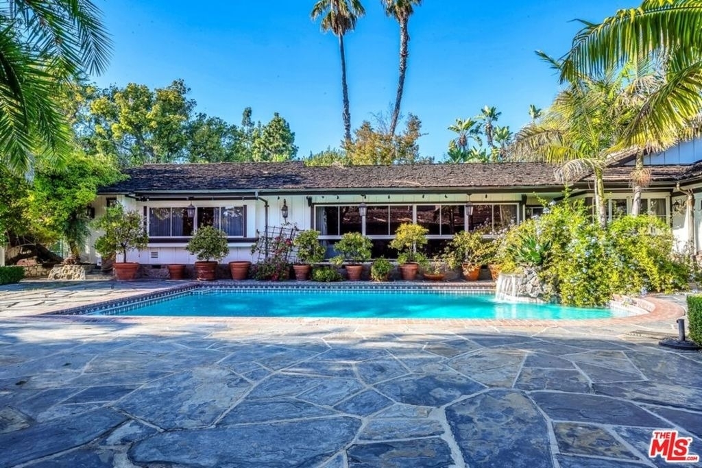 829 N Whittier Drive - Photo 42