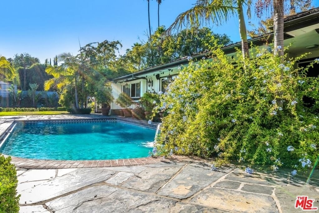 829 N Whittier Drive - Photo 49
