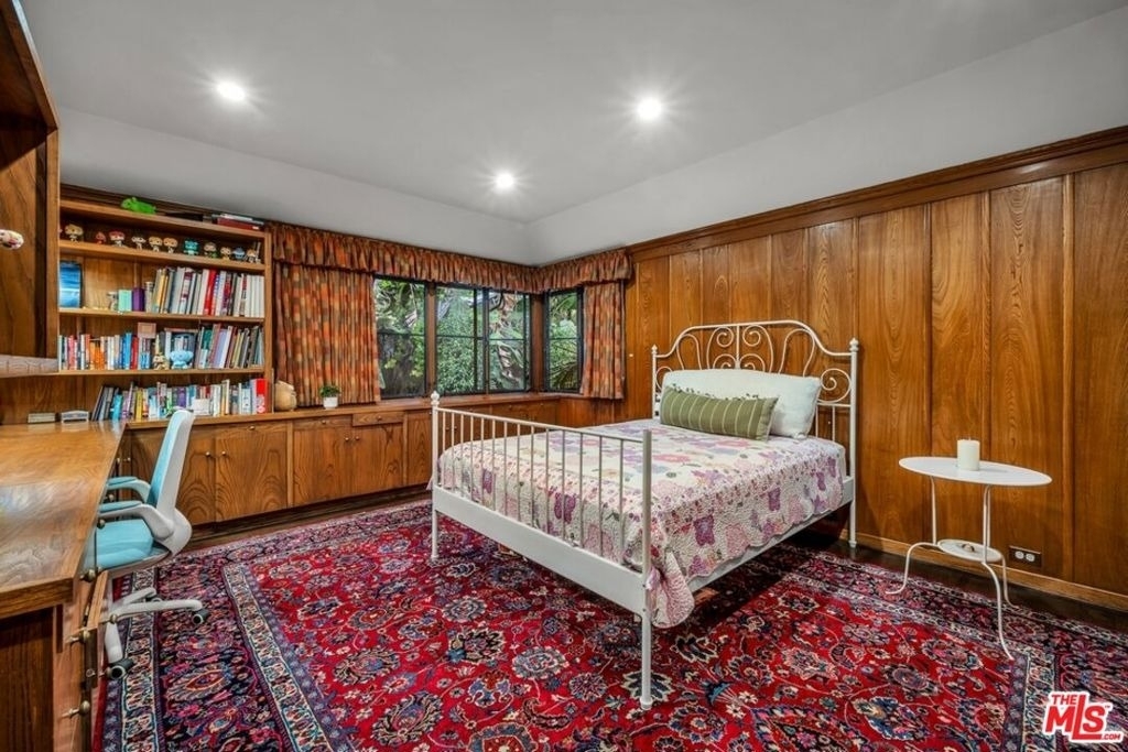 829 N Whittier Drive - Photo 35