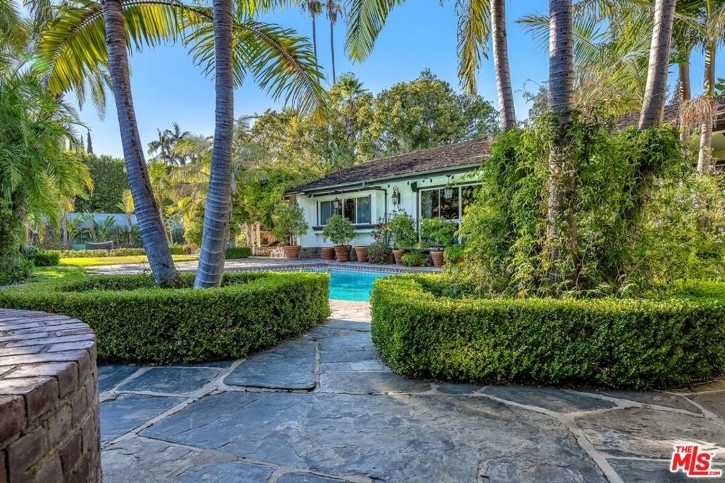 829 N Whittier Drive - Photo 45