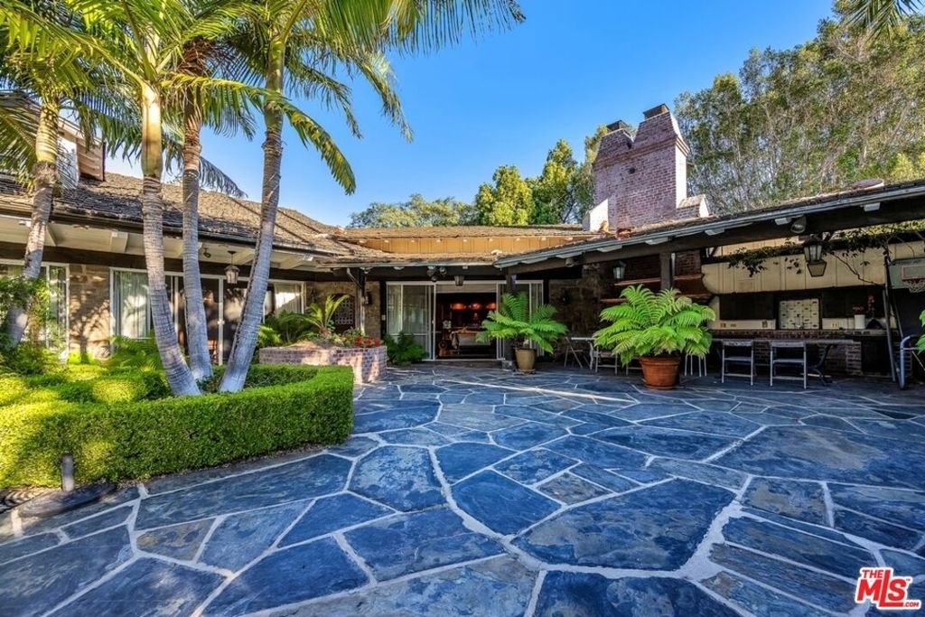 829 N Whittier Drive - Photo 43