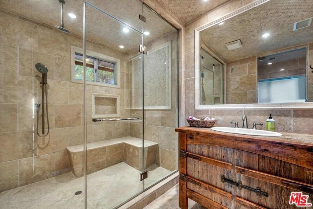 829 N Whittier Drive - Photo 39