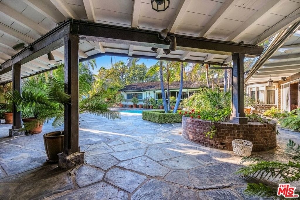 829 N Whittier Drive - Photo 50