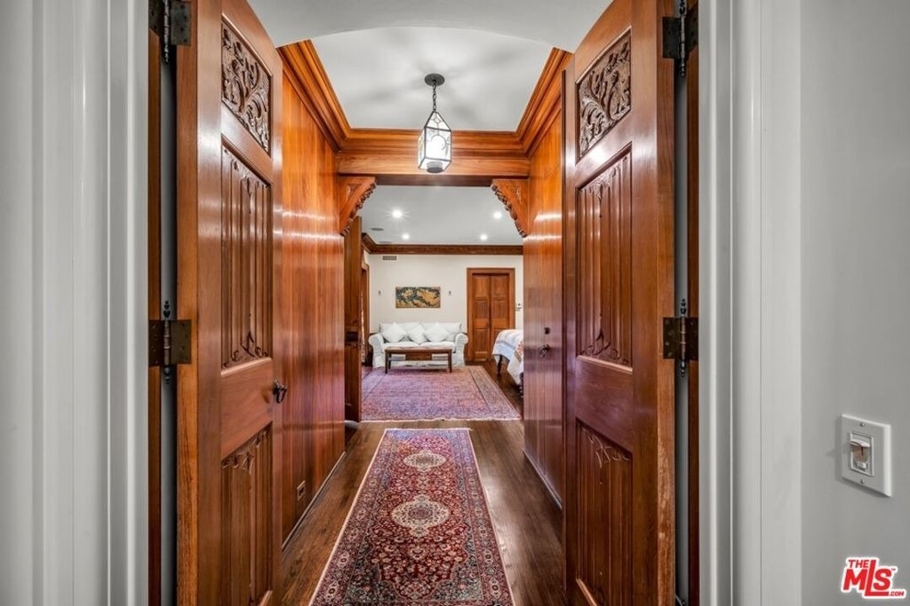 829 N Whittier Drive - Photo 28