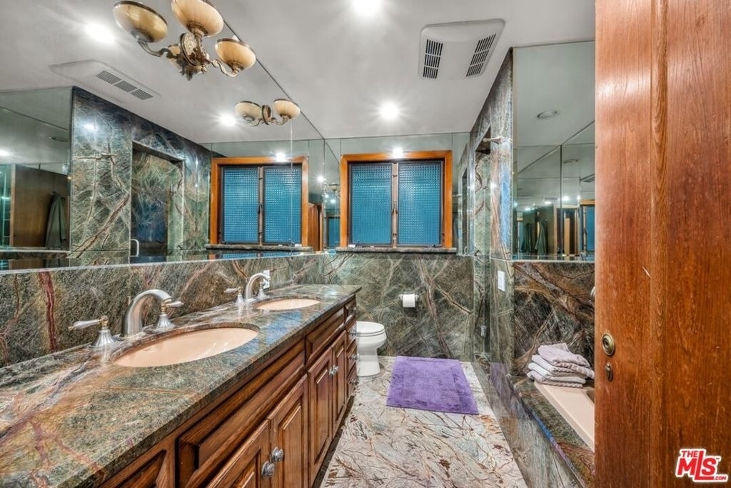 829 N Whittier Drive - Photo 34