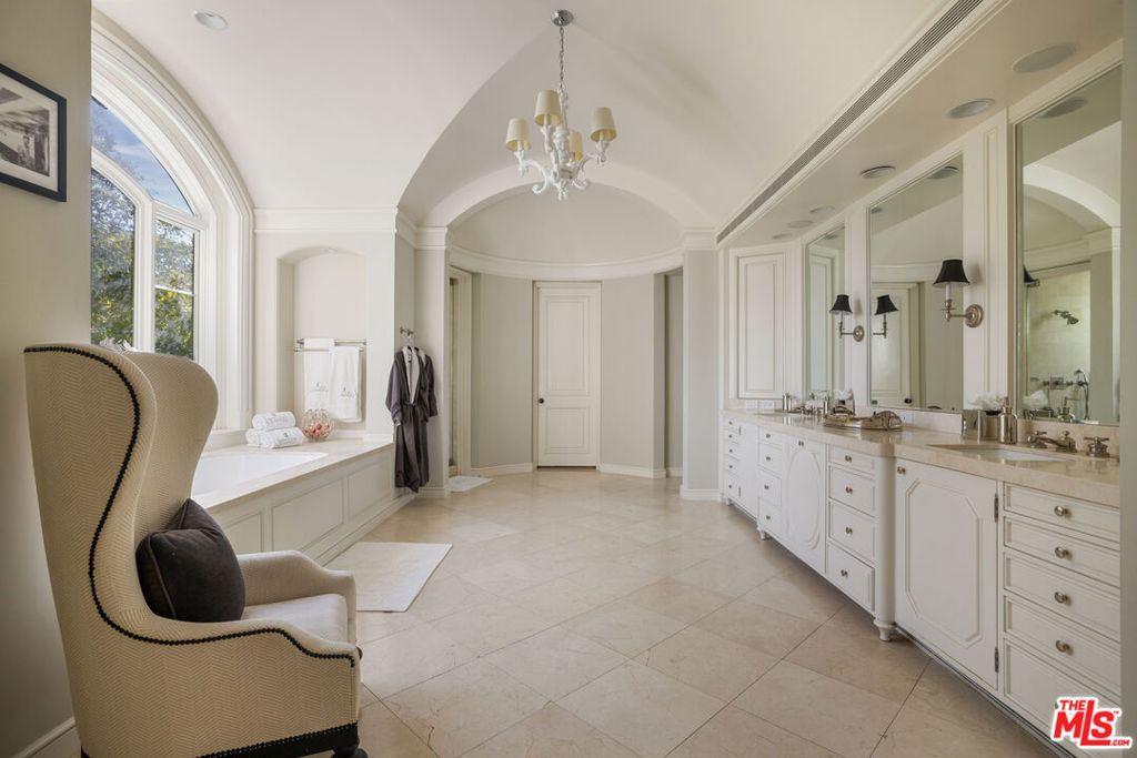 10847 Bellagio Road - Photo 29