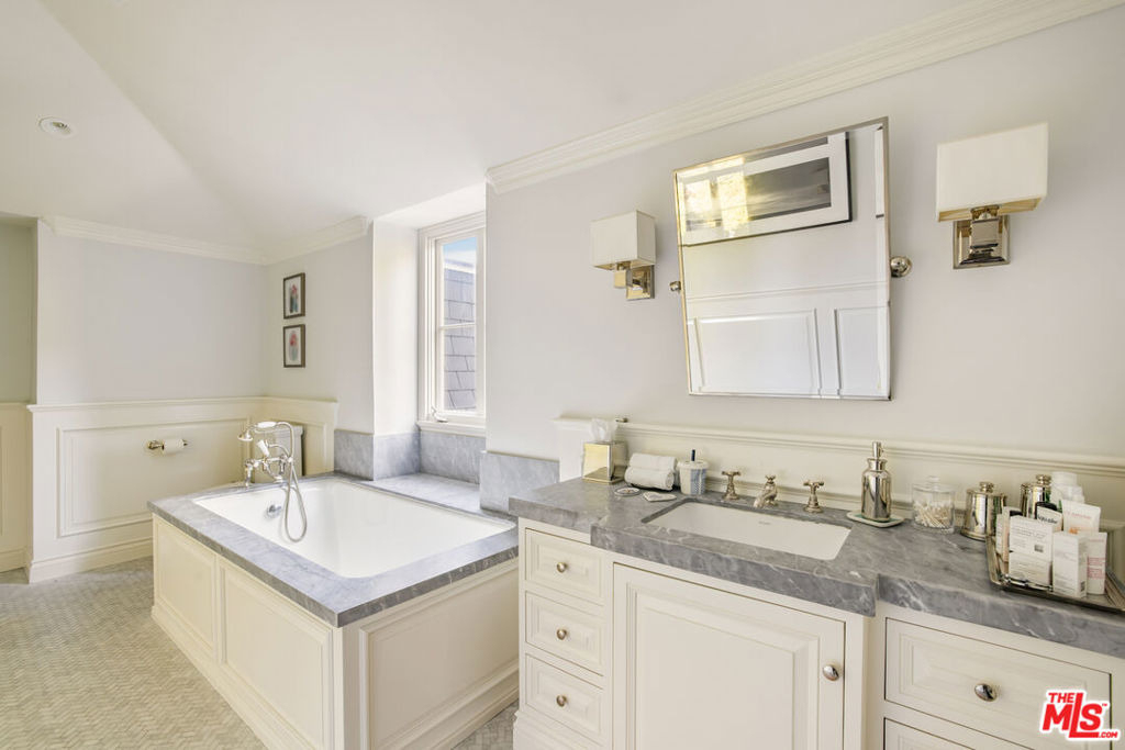 10847 Bellagio Road - Photo 51