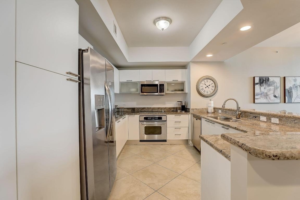 2650 Lake Shore Drive - Photo 11
