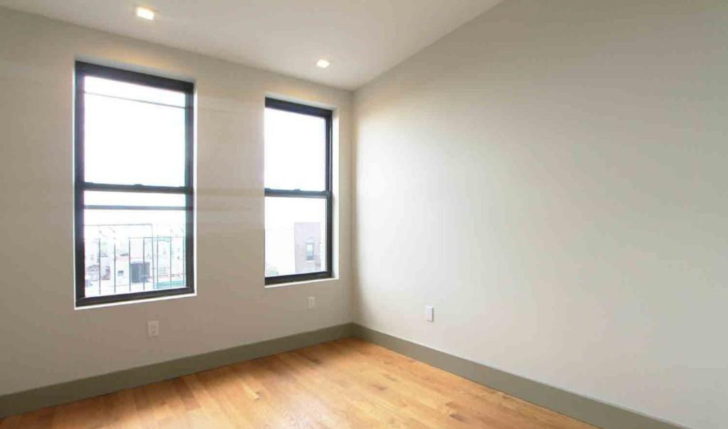 1629 St Johns Place - Photo 2