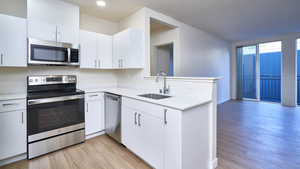 810 12th Avenue - Photo 32