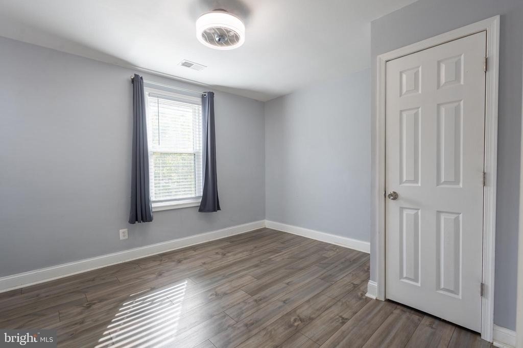 5532 B Street Se - Photo 2