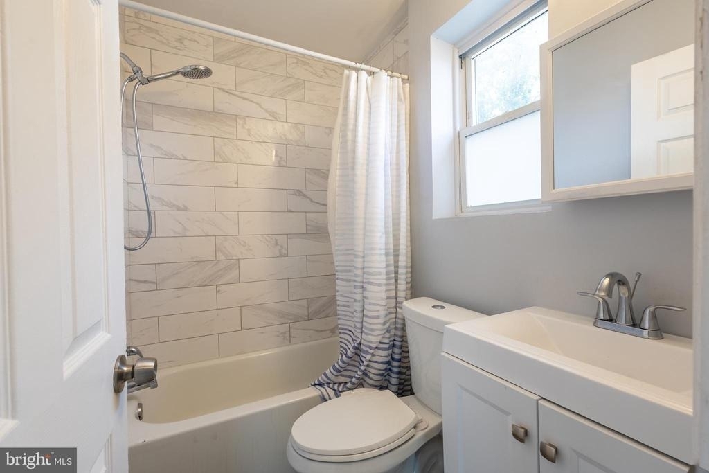 5532 B Street Se - Photo 17
