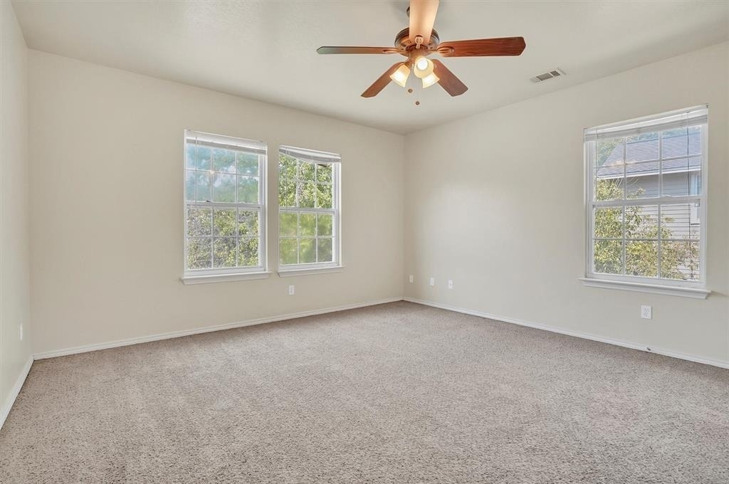 2115 E 18th St - Photo 9
