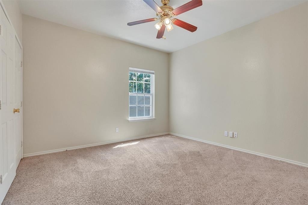 2115 E 18th St - Photo 6